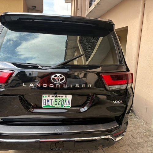 TOKS GRADE 2003 UPGRADE TO 2022 LAND CRUISER AVAILABLE IN PH