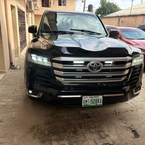 TOKS GRADE 2003 UPGRADE TO 2022 LAND CRUISER AVAILABLE IN PH