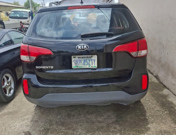TOKS GRADE 2012 KIA SORENTO AVAILABLE IN PH