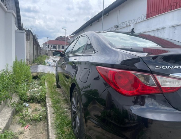 TOKS GRADE 2013 HYUNDAI SONATA AVAILABLE IN PH.