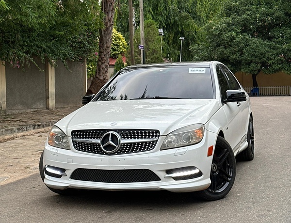 TOKS STANDARD 2008 MERCEDES BENZ C300 FOR SALE