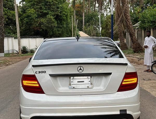 TOKS STANDARD 2008 MERCEDES BENZ C300 FOR SALE