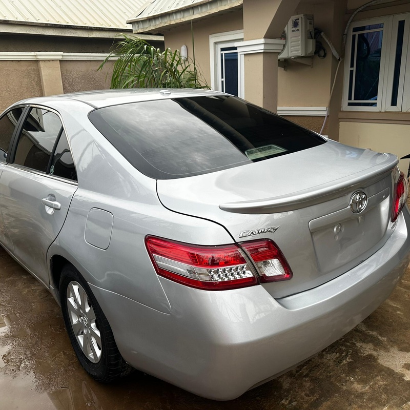 TOKS STANDARD 2010 TOYOTA CAMRY XLE FOR SALE image