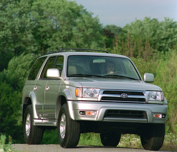 Toyota 4Runner SR5 logo Image