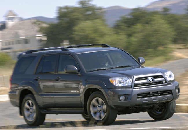 Toyota 4Runner SR5 image 2