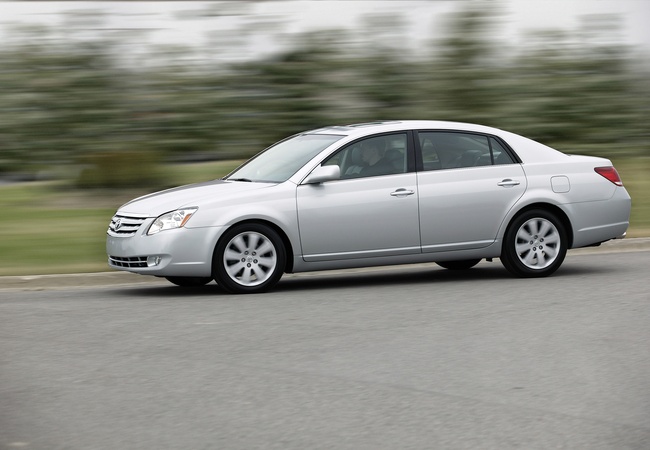 Toyota Avalon image 2