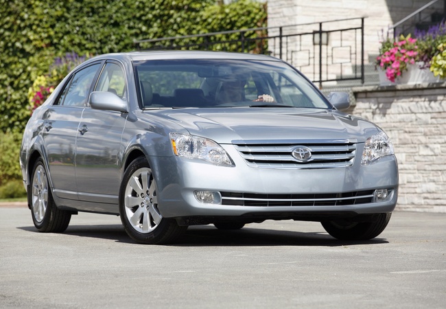 Toyota Avalon image 2