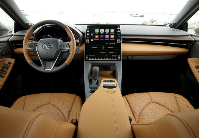 Toyota Avalon hybrid image 4