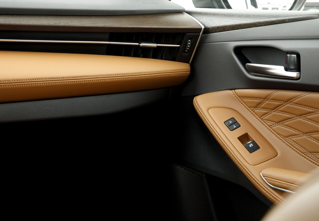 Toyota Avalon hybrid image 5