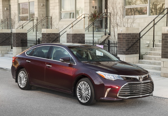 Toyota Avalon XLE image 3