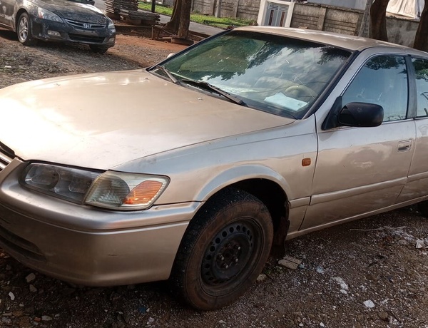 Toyota Camry 2000 model for Sale In Magodo ph2 Shangisa Lagos