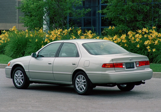 Toyota Camry image 3
