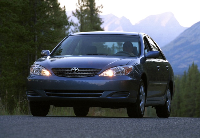 Toyota Camry image 2