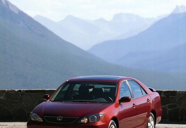 Toyota Camry image 5