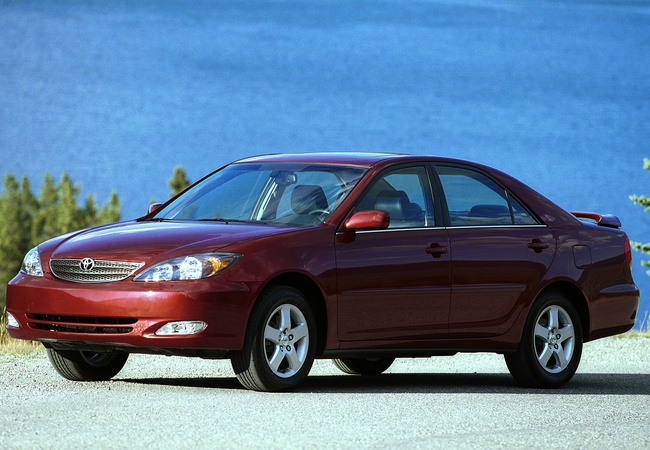 Toyota Camry image 2