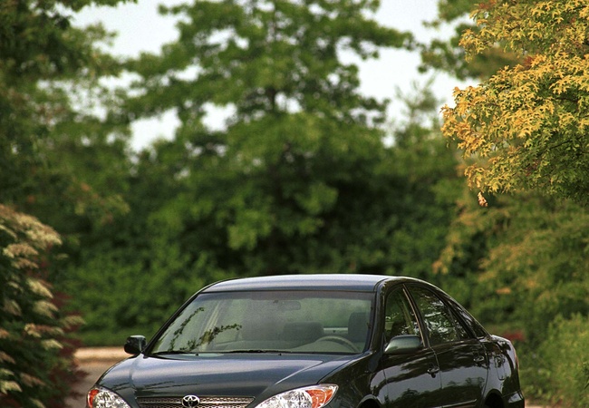 Toyota Camry image 2