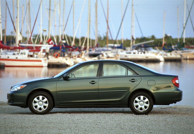 Toyota Camry image 4