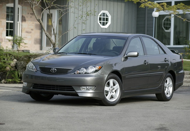 Toyota Camry image 4