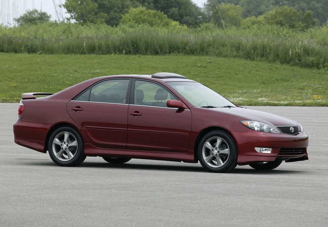 Toyota Camry image 3
