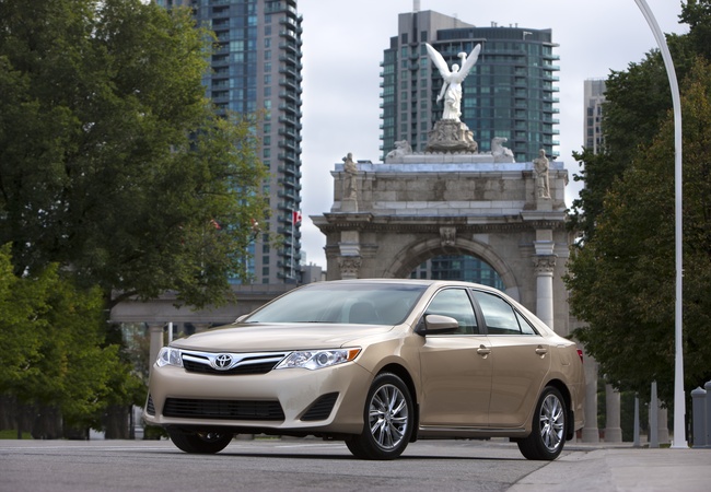 Toyota Camry image 2