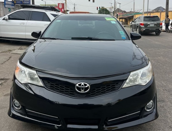 Toyota camry 2013 XLE in Lagos