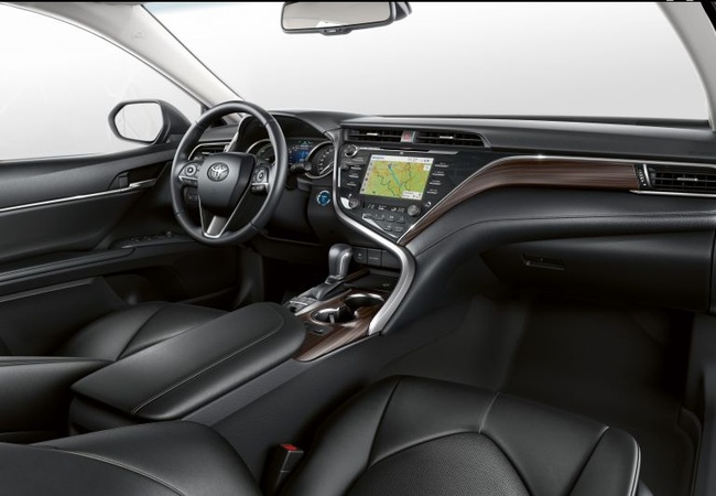 Toyota Camry Hybrid image 3