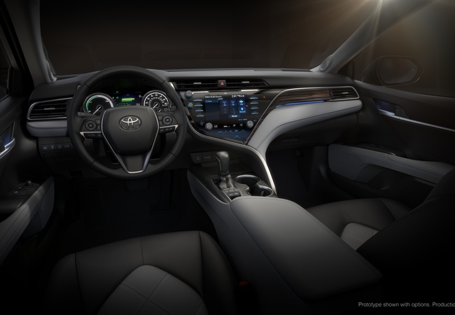 Toyota Camry LE image 2