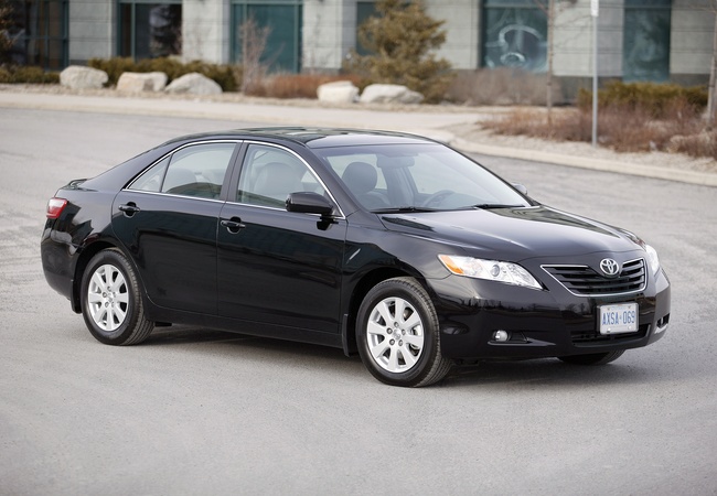 Toyota Camry XLE image 2