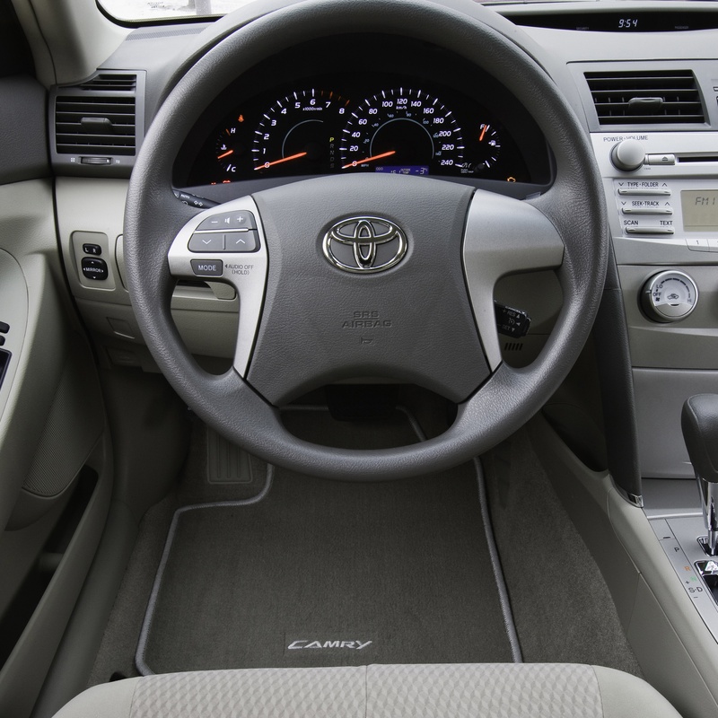 TOYOTA CAMRY XLE image
