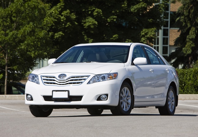 TOYOTA CAMRY XLE image 2