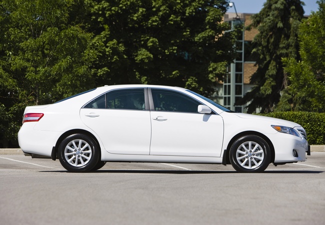 TOYOTA CAMRY XLE image 5