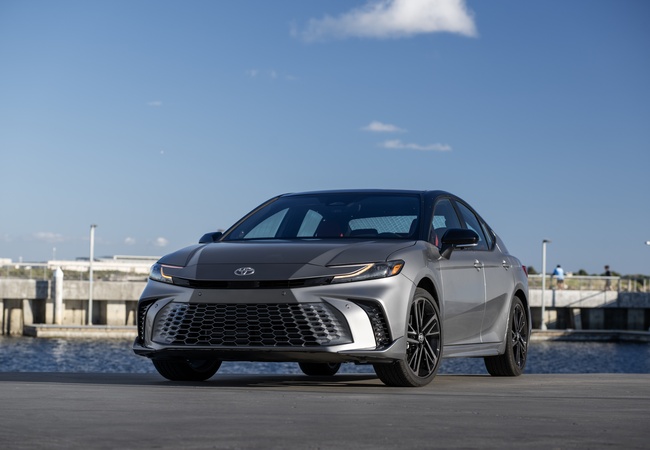 Toyota Camry XSE image 5