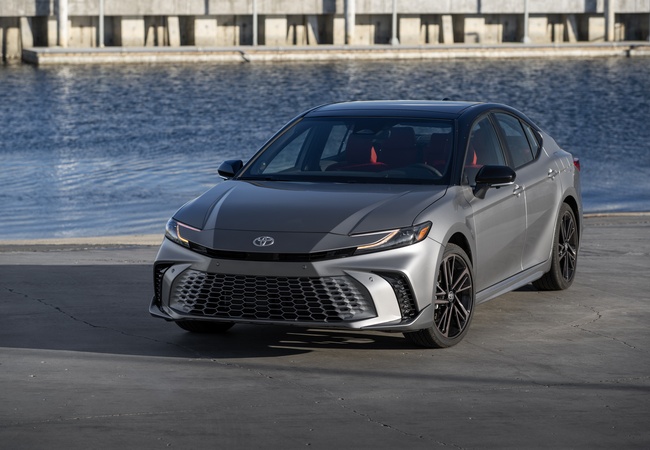 Toyota Camry XSE image 4