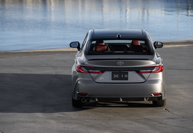 Toyota Camry XSE image 3