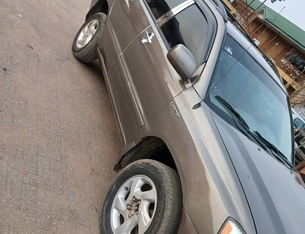 TOYOTA HIGHLANDER 2004 FOR SALE IN LAGOS