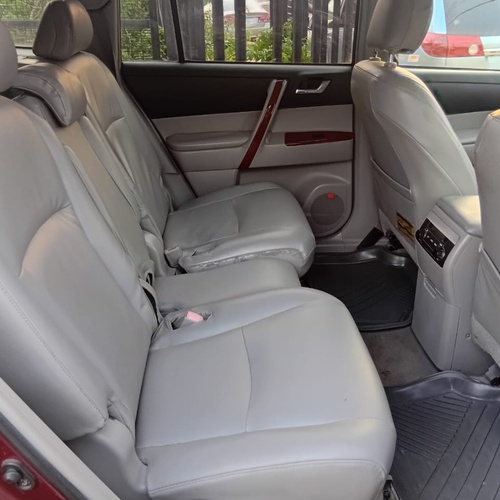 Toyota Highlander 2008 Registered, neatly used for Sale In Lagos