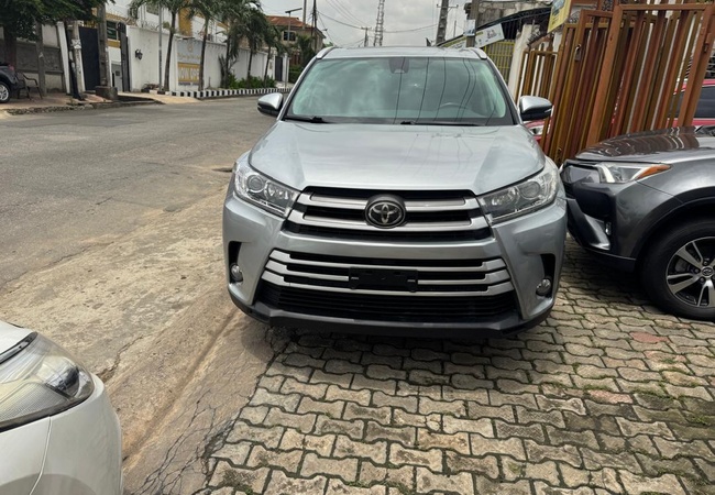 TOYOTA HIGHLANDER 2018 in Lagos in Nigeria