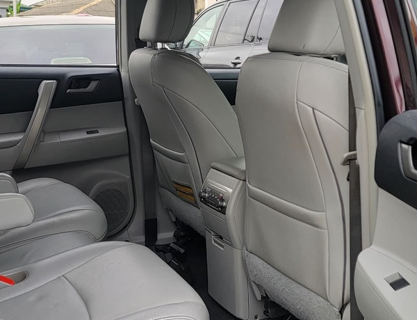 Toyota Highlander in Ogba