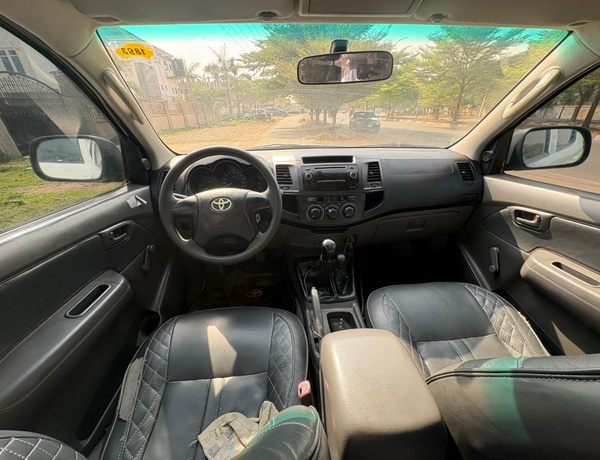 Toyota Hilux 2015 model for Sale In Abuja