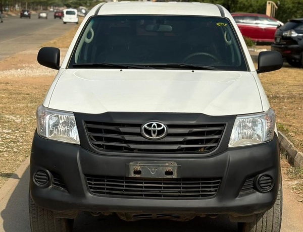 Toyota Hilux 2015 model for Sale In Abuja