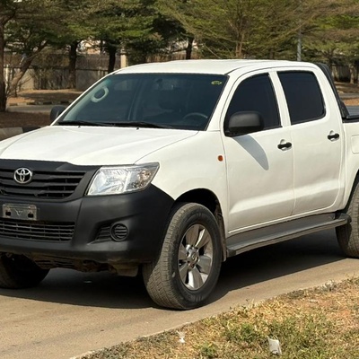 Toyota Hilux 2015 model for Sale In Abuja