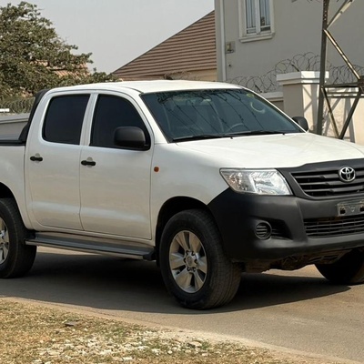 Toyota Hilux 2015 model for Sale In Abuja