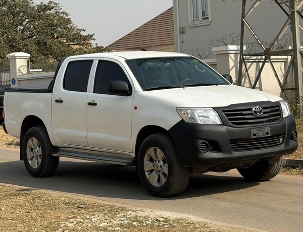 Toyota Hilux 2015 model for Sale In Abuja