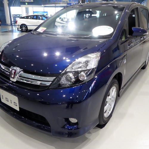 Toyota Isis Platana