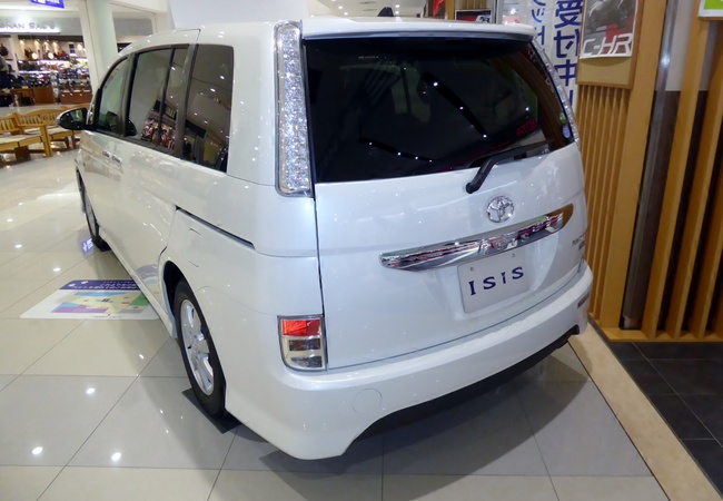 Toyota Isis Platana image 3
