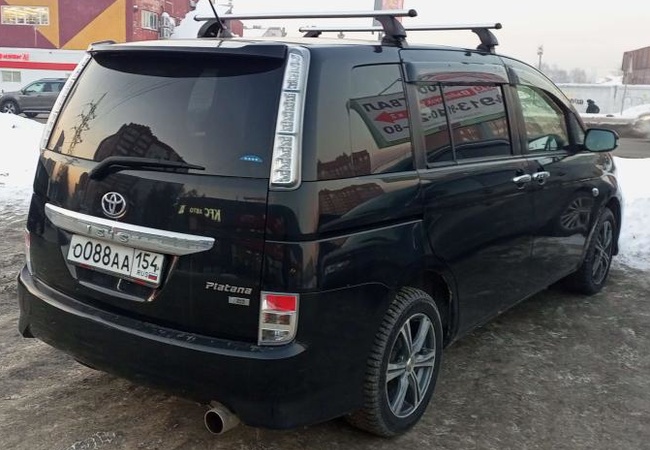Toyota Isis Platana image 4