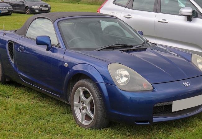 Toyota MR2 image 2