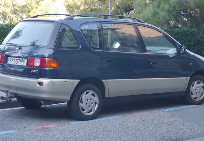 Toyota Picnic image 2