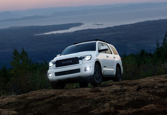 Toyota Sequoia image 2