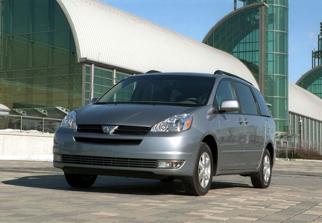 Toyota Sienna image 2